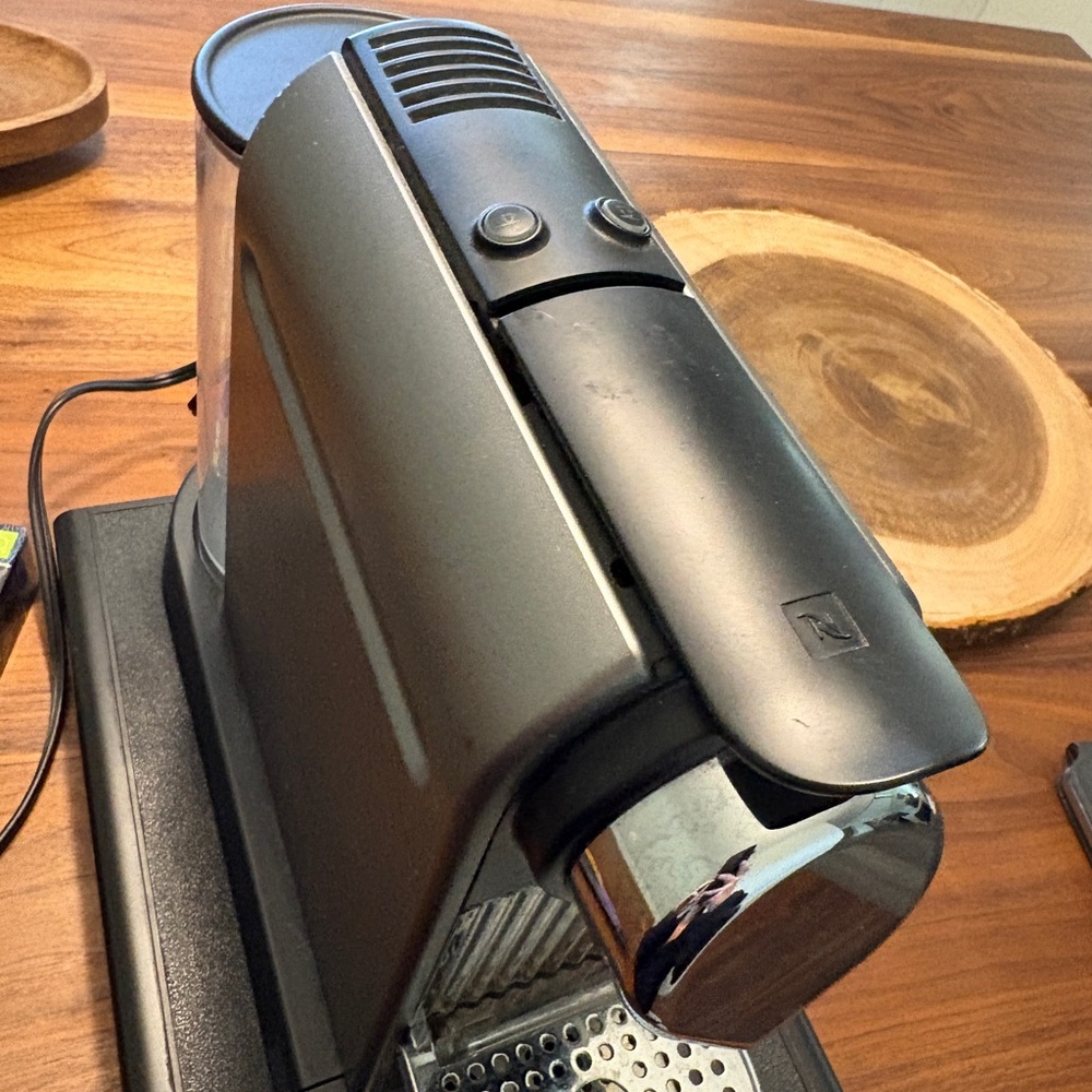 NESPRESSO CITIZ +accessories & pods - Picture 4 of 12